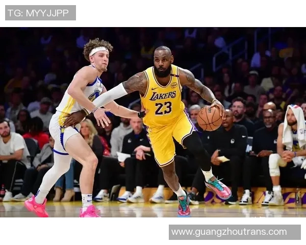 2016年勇士与湖人经典对决回顾球场上的传奇交锋与历史瞬间