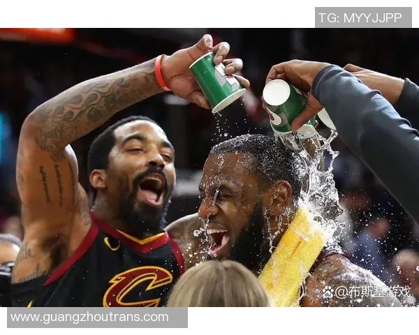 2017年NBA总决赛勇士与骑士的巅峰对决回顾与精彩瞬间分析